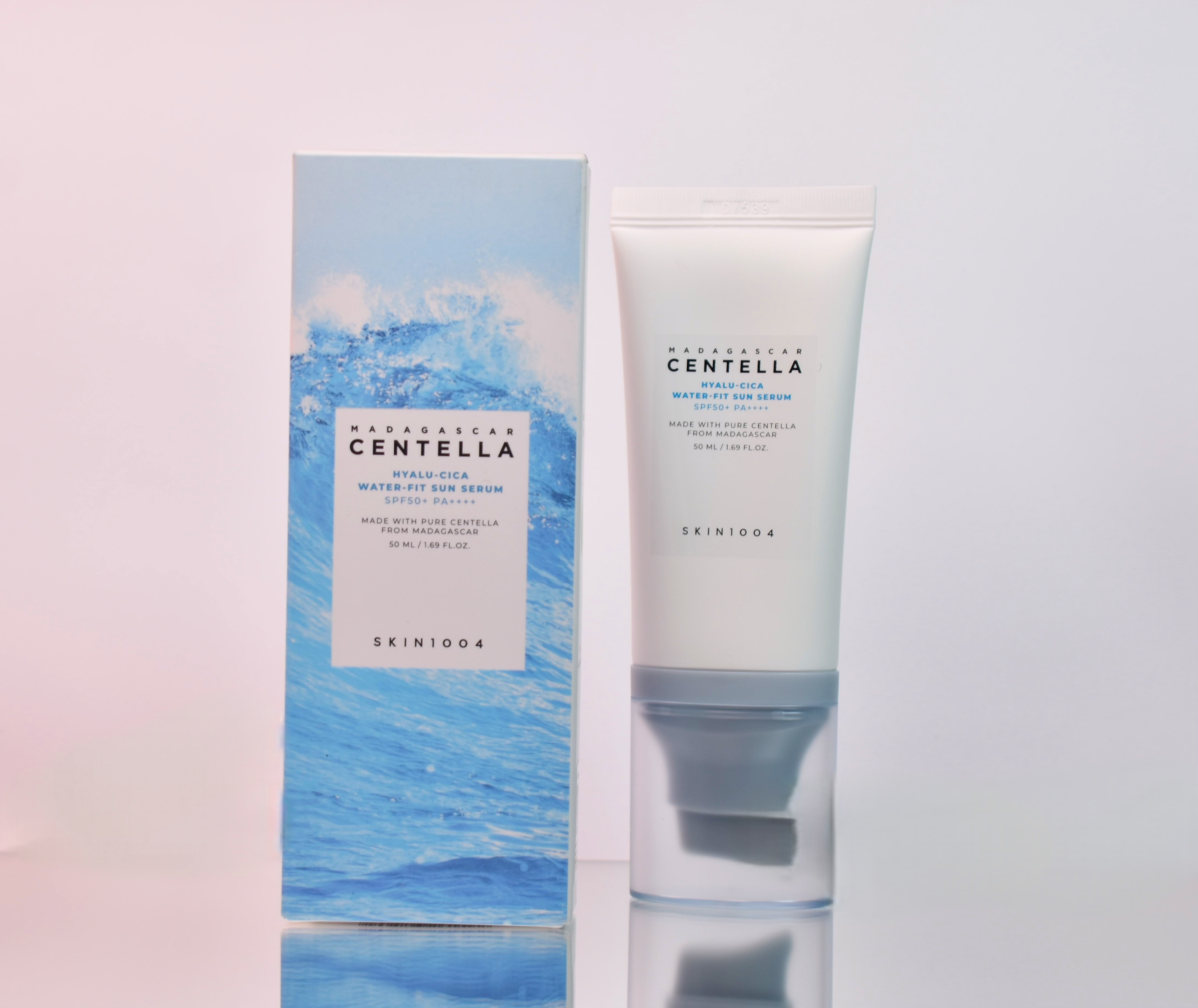 ضدآفتاب سنتلا اسکین 1004 مدل هیالوسیکا مناسب پوست حساس، سبک و آبرسان