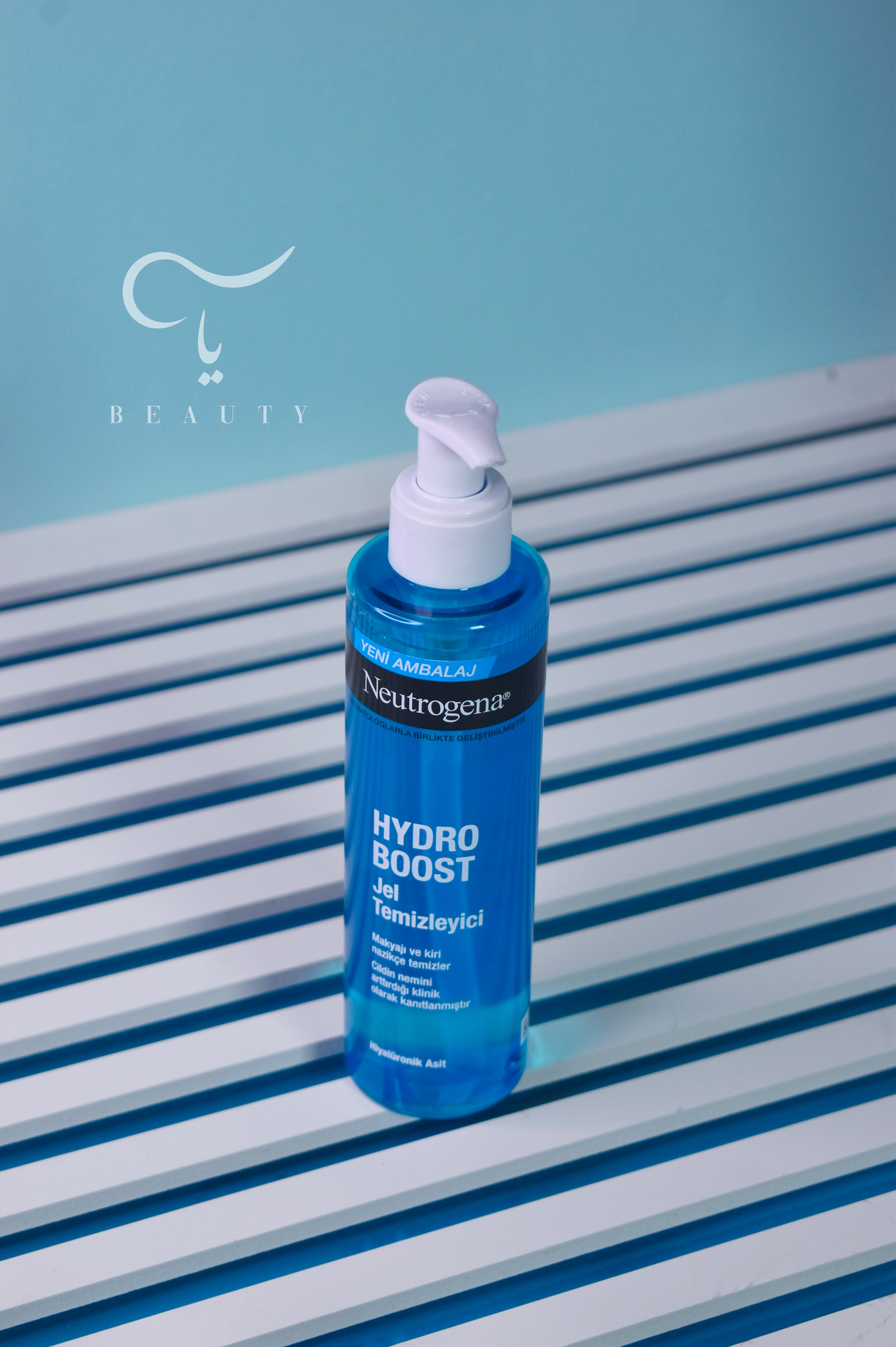 شوینده فیس واش نوتروژینا Hydro Boost ژله‌ای با هیالورونیک اسید، ملایم و آبرسان