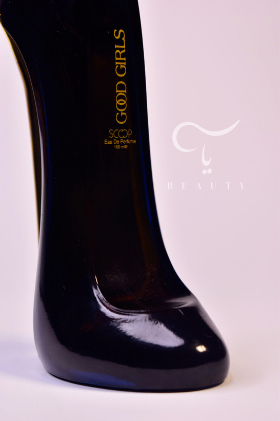 ادکلن گود گرل مشکی کارولینا هررا ۳۰ میل به شکل کفش پاشنه بلند مشکی با رایحه گلی و شرقی زنانه