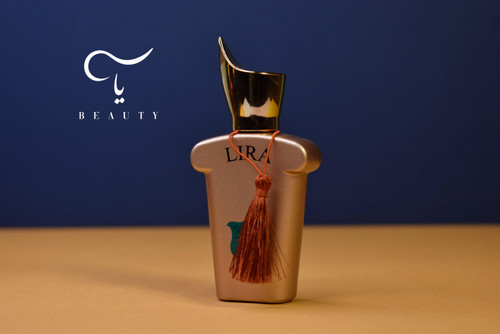 ادکلن کازاموراتی لیرا ۳۰ میل با طراحی شیشه شفاف و طلایی، رایحه گلی و میوهای زنانه