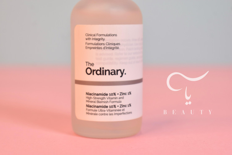 سرم نیاسینامید اوردینری در بطری شیشهای شفاف با درب قطرهچکان سفید، مناسب کنترل چربی و رفع جای جوش