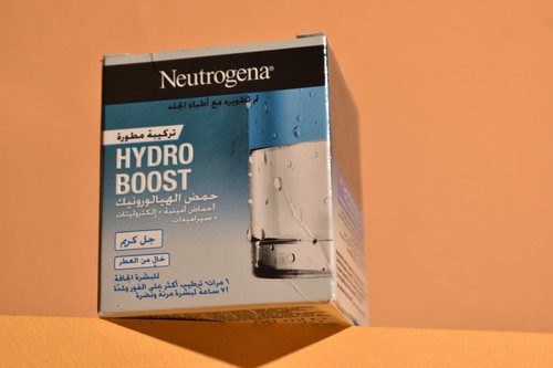 تصویر ژلکرم آبرسان نوتروژینا هیدروبوست مناسب پوست چرب و مختلط