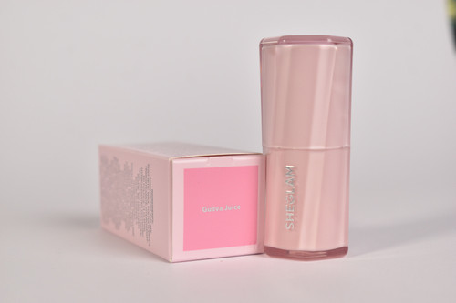 “رژگونه استیکی Buttery Bliss با بافت کرمی و نرم – رنگ صورتی طبیعی