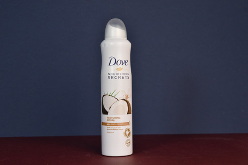 اسپری بدن داو نارگیل با رایحه گرم و ملایم نارگیل و یاس